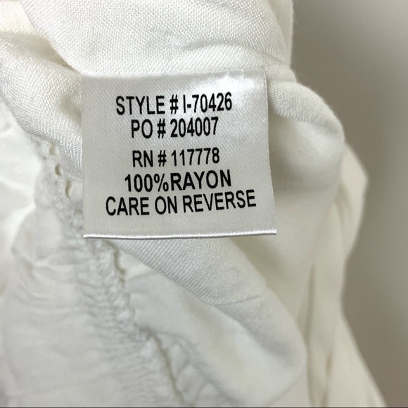 Lovestitch V Neck Romper Sz Small White Crochet - Picture 6 of 7